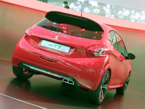 GIMS 2012. Peugeot 208 GTi Concept